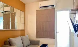 DISEWAKAN APARTEMEN GREEN PRAMUKA 2 BEDROOM FULL FURNISH TOWER MALL