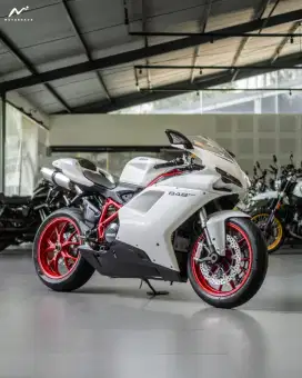 Ducati Superbike 848 Evo Pearl White 2012