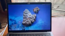 Apple Macbook Pro 8/256 GB TouchBar 4 USB-C Flash storage Muantap