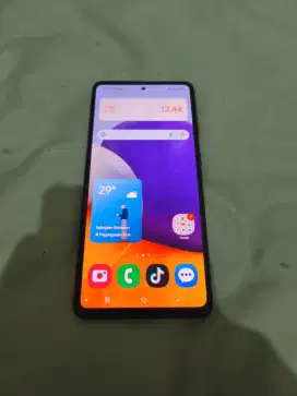 Siapa tau ada yg minat Samsung A72 ram 8/256 keadaan mulus no minus