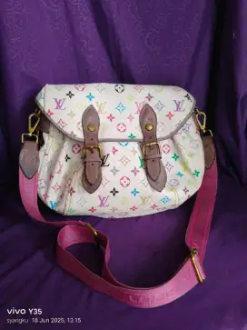Tas sling louis voitton
