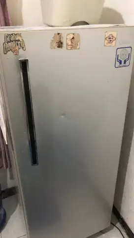kulkas merek midea