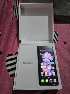 Tecno Phantom 5G purple
