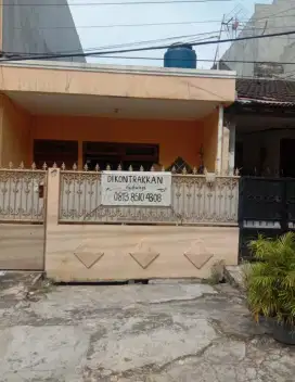 DISEWAKAN/DIKONTRAKKAN RUMAH JAKSEL LOKASI STRATEGIS ANTI BANJIR