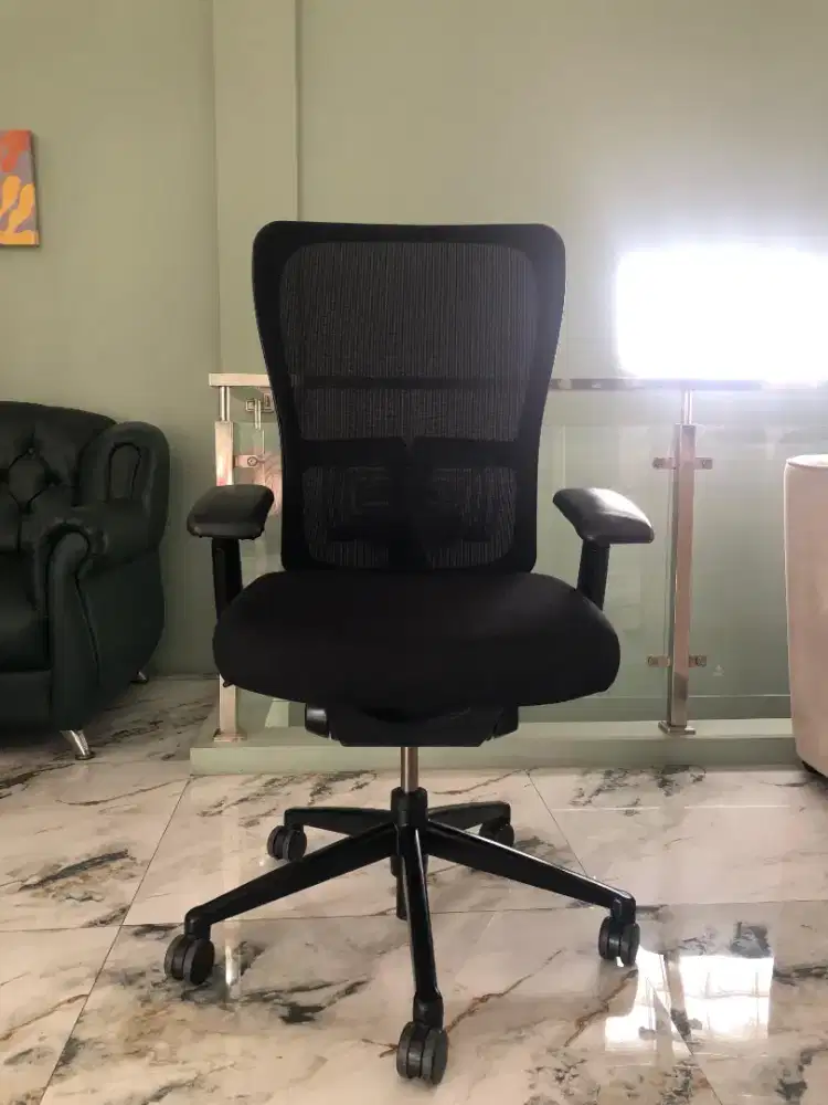 Kursi kantor direksi import merk hawort