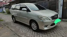 Toyota Innova 2.5 V 2012