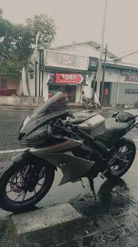 R15v3 warna abu-abu