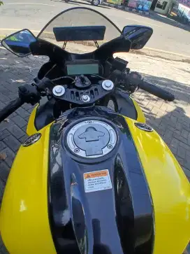 Yamaha R 15 cukub baik low KM