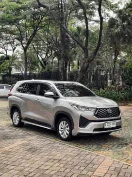 (LOW KM) Toyota Innova Zenix V Hybrid Modelista AT 2023