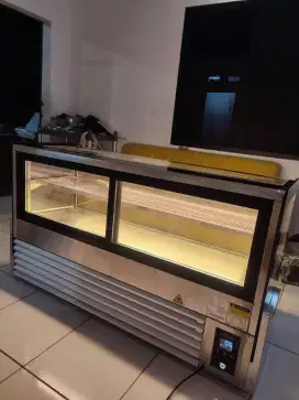 cake showcase Gea, mesin ori
ukuran 150x55x85
harga 6jt