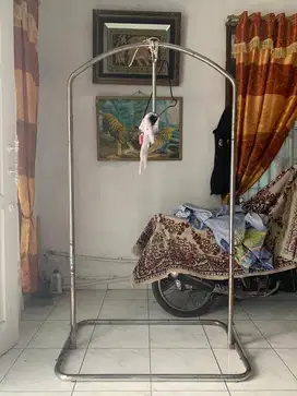 Besi ayunan bayi