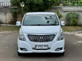 Hyundai H1 2.4 XG Bensin AT 2018 Putih
