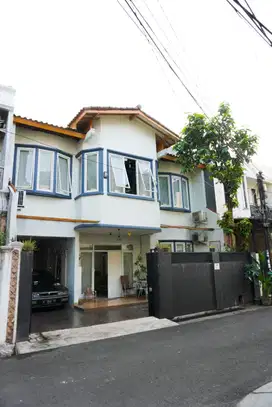 Rumah Bagus Siap Huni Dekat Stasiun Tebet Sudah Renov & Cat Ulang