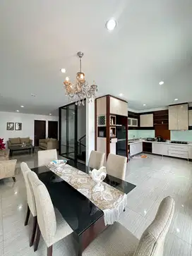 DIJUAL RUMAH CAMAR PIK 1 8x23 BANGUNAN KONTRAKTOR SEMI FURNISH MURAH