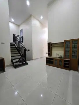 Rumah Rapih Siap Huni di Cluster Modernland Tangerang