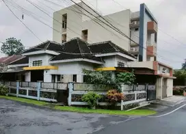 Rumah Pojok Luas 215 Bunga Dewandaru Soekarno Hatta