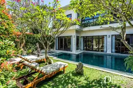 FREEHOLD TROPICAL DESIGN 4-BEDROOM ON THE BEACHSIDE IN SANUR