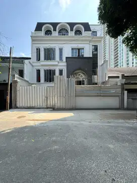 DIJUAL RUMAH KEBAYORAN BARU JAKARTA SELATAN 3 BEDROOM