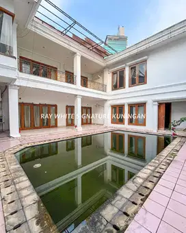 Rumah Mewah dengan harga di bawah NJOP Mega Kuningan