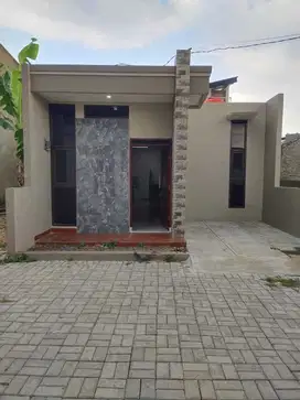 Dijual rumah bagus di komp. Permadani Cigadung