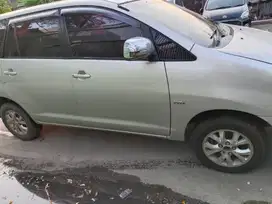 Toyota Kijang Innova 2009 Bensin