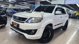 TOYOTA FORTUNER 2.5 G NVT TRD SPORTIVO AT 2014