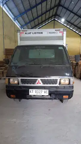 Mitsubishi L300 (2009)