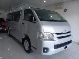 Hi Ace Commuter 3.0 Diesel MT Th 2024