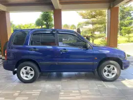 SUZUKI GRAND ESCUDO 1.6 MT 2005 BAGUS TERAWAT
