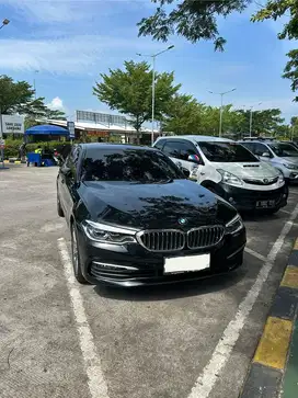 (odo 17k) BMW 520i 2020