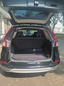 Di jual mobil pribadi Honda crv