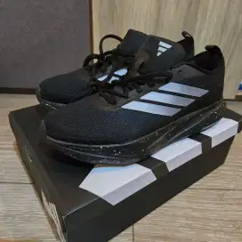 Sepatu adidas running JOGIT M