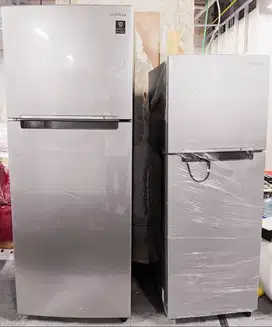 Jual 2 Unit Kulkas Samsung Model: RT22FARBDSA & Model: RT38K503JS8/SE