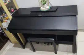 Piano Yamaha CVP-701B