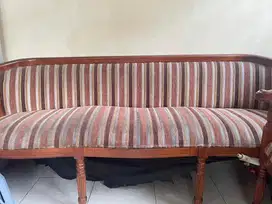 Kursi kayu untuk tamu (nego)