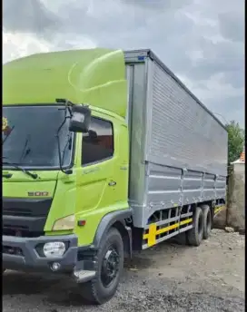 Hino fl235jw tronton box