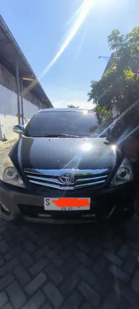 Kijang Innova 2.0G 2010
