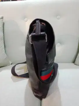 only cash . tas Gucci pria
