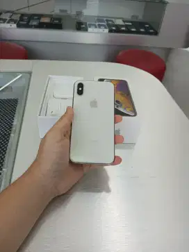 iPhone Xs 256GB - WIFI ONLY fullset mulus no-minus.