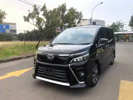 Toyota Voxy 2019 Hitam