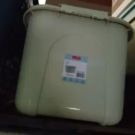 Box serbaguna ada tutup