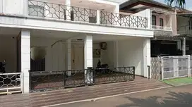 Rumah Dua Lantai Dijual di Komplek Jatiwaringin Pondok Gede Bekasi