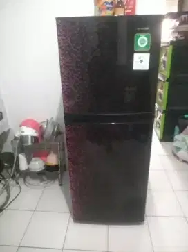Kulkas SHARP 2 pintu
