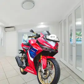 Dp 1jt Honda CBR 150 R (ktp daerah bs kredit) 150r
