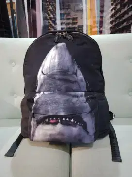 tas pria Givenchy