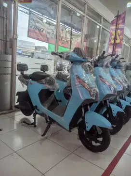 Sepeda Dan Motor Listrik Cash & Kredit Uwinfly D65