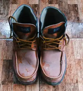 Dijual sepatu boots black master