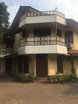 Di Jual Rumah Tua 2 Lantai Lokasi Strategis di Penggilingan, Jaktim