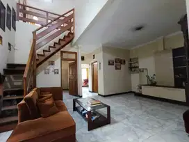 Rumah di Jl. Sriwenda, BKR - Kota Bandung