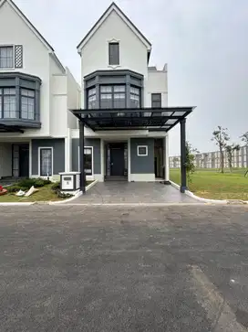 Sewa rumah mewah 3 lantai Cluster Louise, Gading Serpong